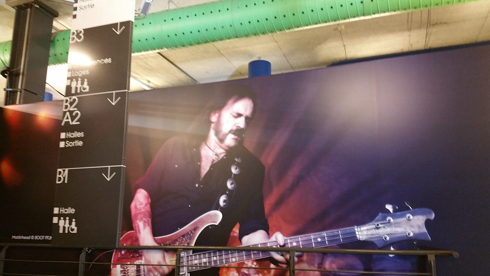 Lemmy (Motorhead) Playing a Guitar! Lemmy (Motorhead) Playing a Guitar!